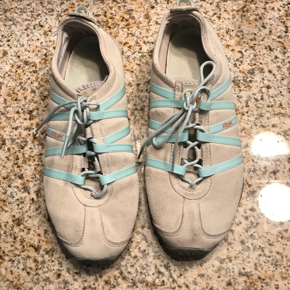 Reebok Sneakers